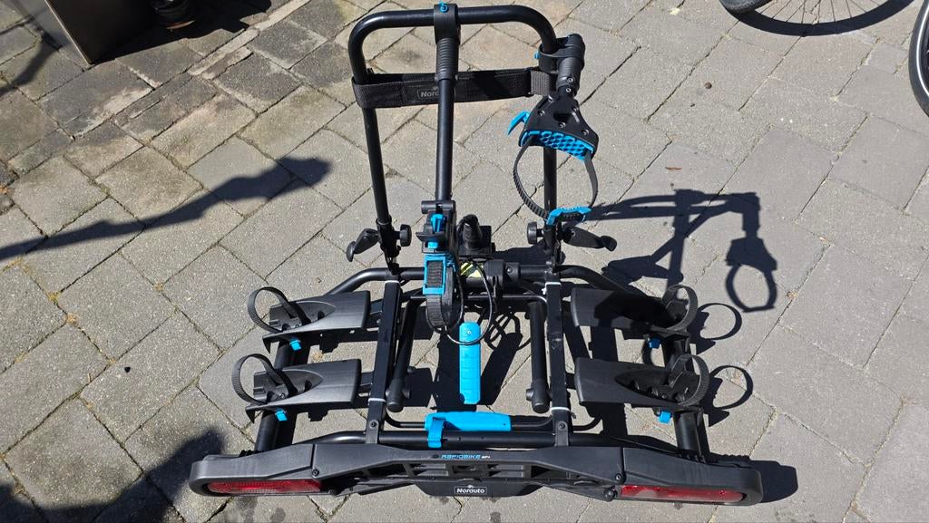 Fietsdrager geschikt voor 2 E Bike's ., Auto diversen, Ophalen, Zo goed als nieuw, Trekhaakdrager