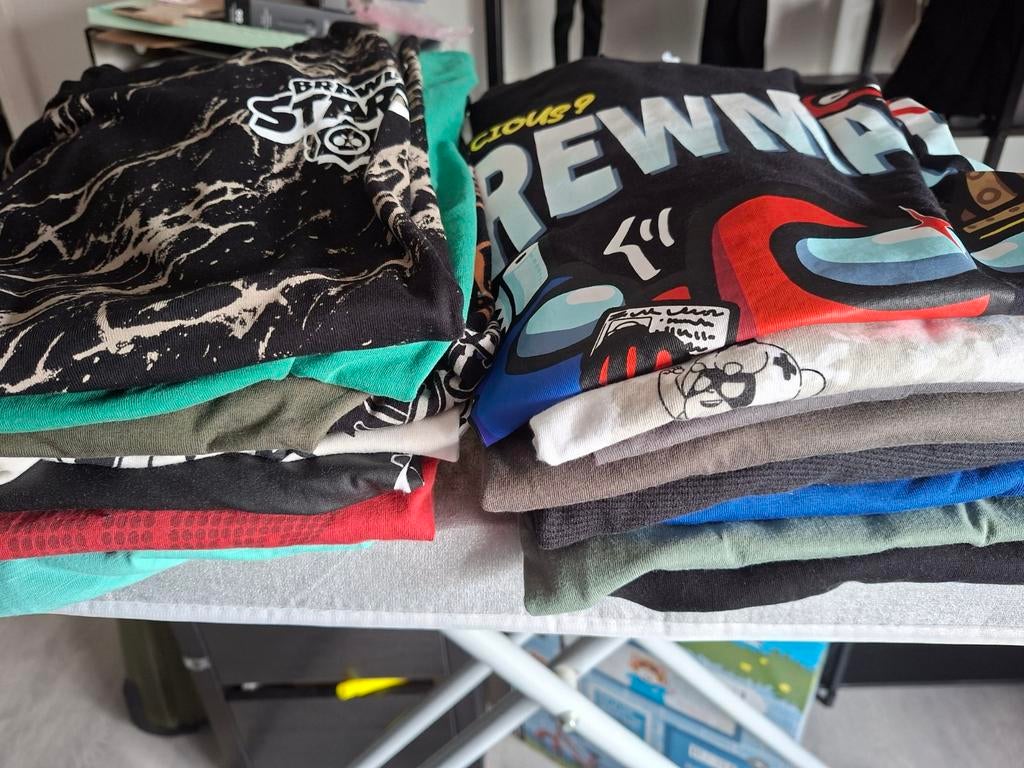 Stapel T-shirts maat 170 en 176, Ophalen of Verzenden