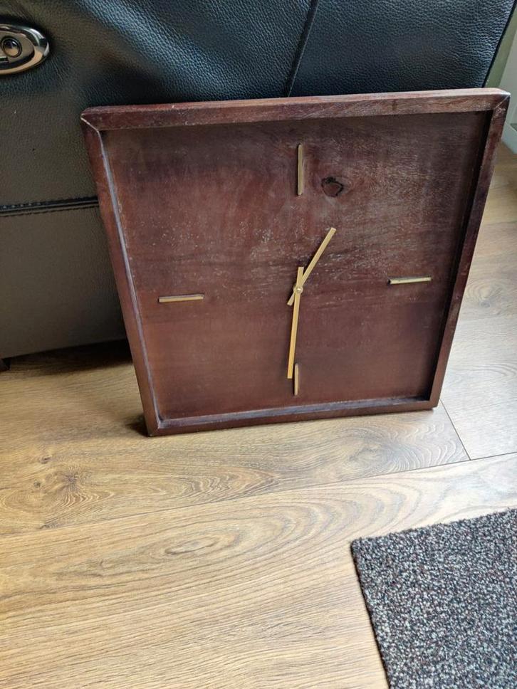 Wandklok 40x40 cm - Praxis, Huis en Inrichting, Woonaccessoires | Klokken, Gebruikt, Wandklok, Analoog, Ophalen