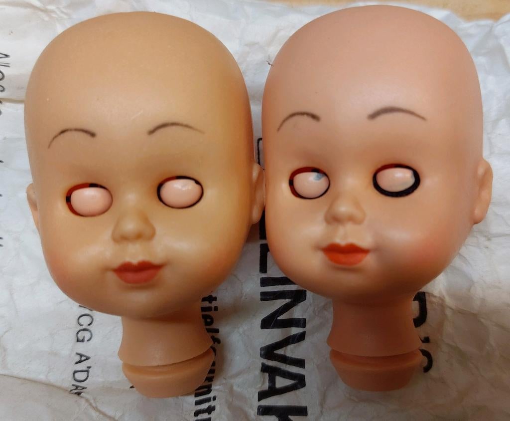 2 Vintage Babypop Hoofden - Onderdelen voor Poppen, Verzamelen, Poppen, Ophalen of Verzenden, Gebruikt