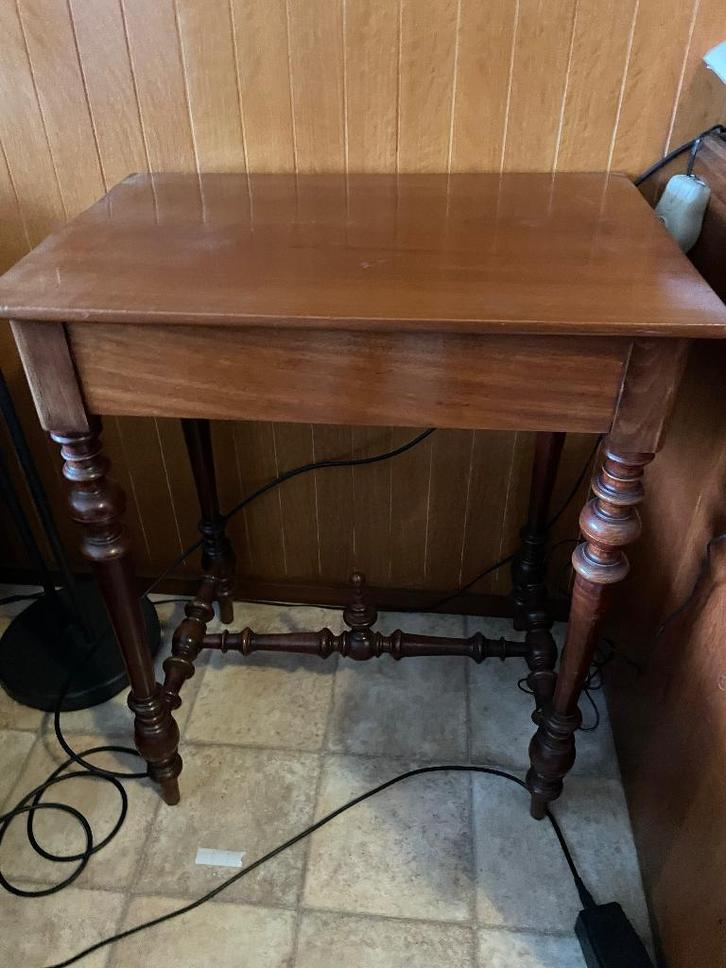 Haltafel Bijzet Telefoontafeltje Vintage Antiek Walnut?, Antiek en Kunst, Antiek | Meubels | Tafels, Ophalen