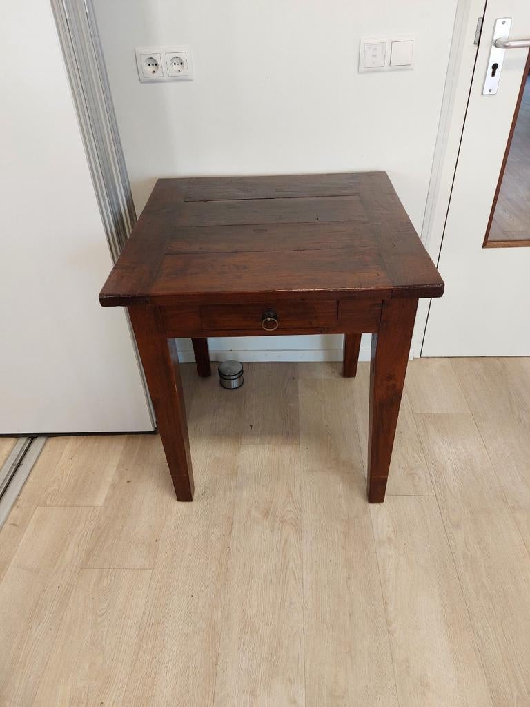 Klein vierkant tafeltje, Huis en Inrichting, Ophalen, Vierkant, 55 tot 75 cm, 45 tot 60 cm