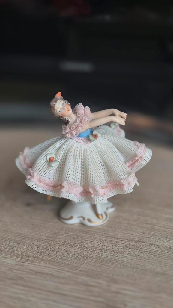 Dresden art porselein ballerina beeldje, Antiek en Kunst, Antiek | Porselein, Ophalen of Verzenden