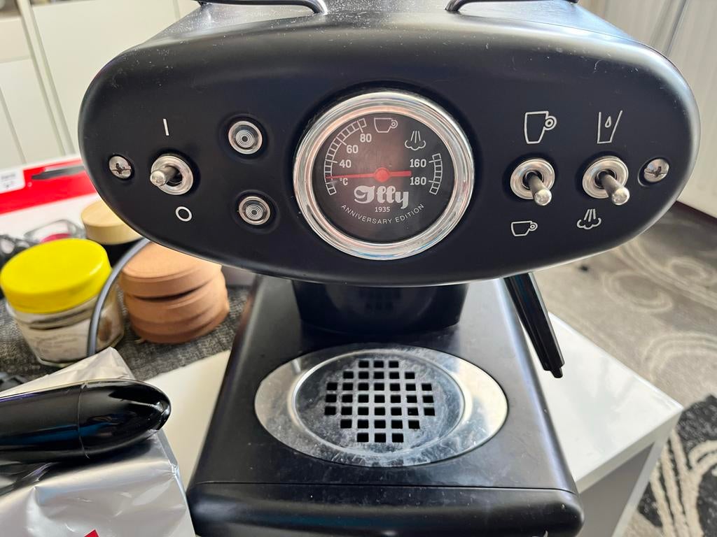 Illy X1 Anniversary Edition Espressomachine Zwart, Witgoed en Apparatuur, Stoompijpje, Koffiepads en cups, Espresso apparaat, Ophalen of Verzenden