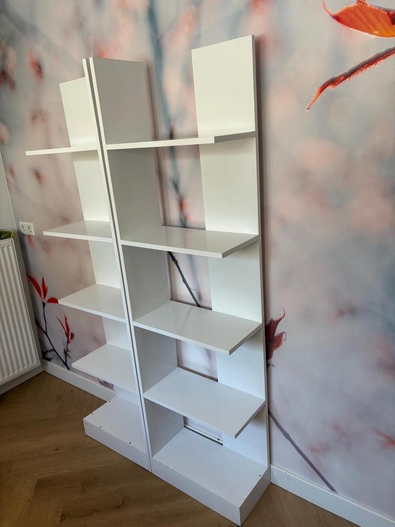 Witte tweedelige etalagekast / boekenkast, 100 tot 150 cm, Ophalen of Verzenden, Zo goed als nieuw, 150 tot 200 cm
