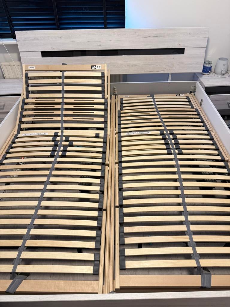 Elektrische lattenbodem en bedframe, Ophalen, Wit, Tweepersoons, 180 cm