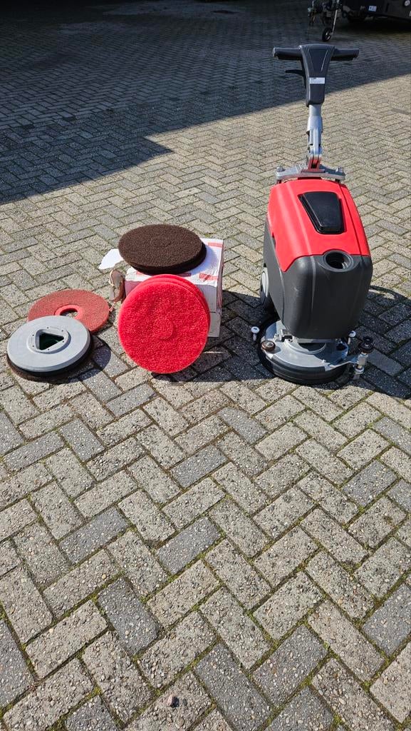 Meclean Powerscrub 40 BC op accu Demo model., Schrobmachine, Onbekend, Ophalen of Verzenden, Zo goed als nieuw