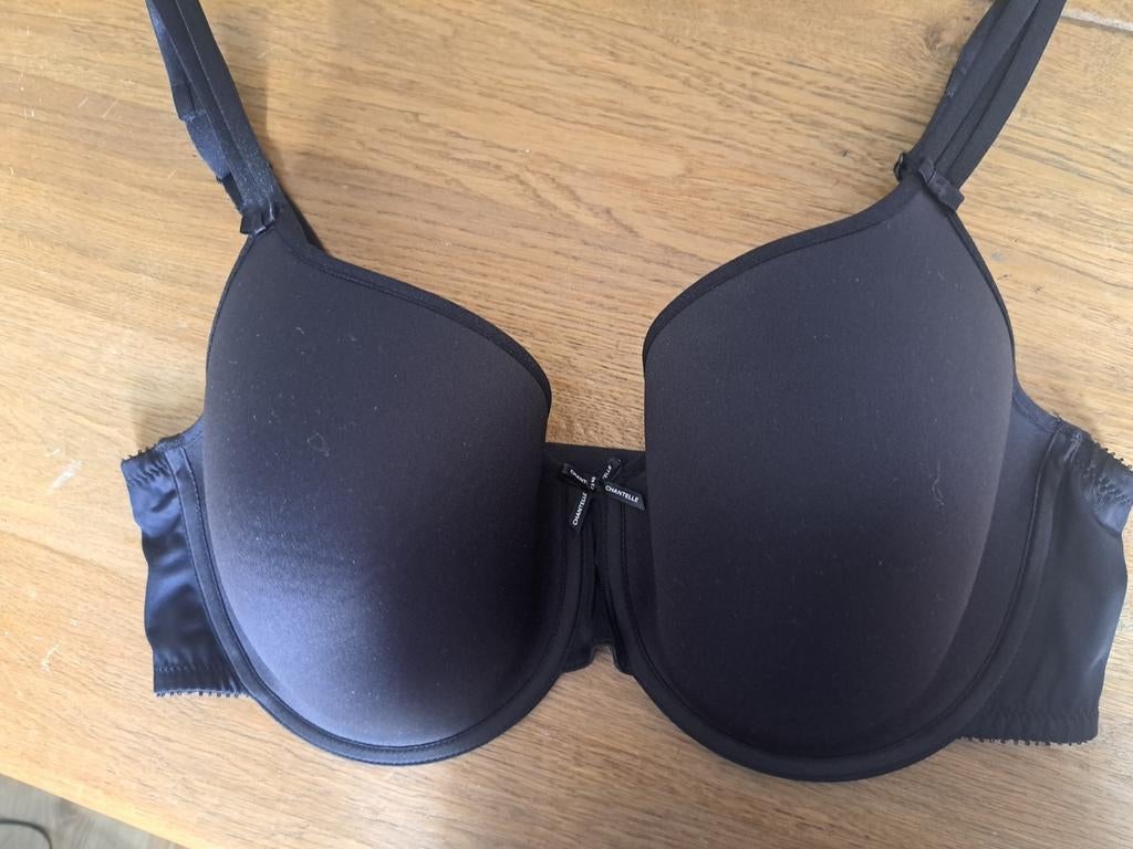 Chantelle.  Nieuwe Bh 80 F., Chantelle, Ophalen of Verzenden, Zwart, BH