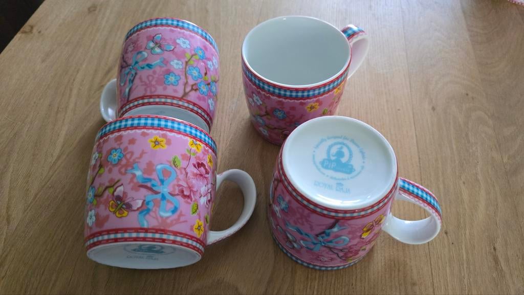 PIP Kopjes - Vogel met bloemen serie - Roze - Perfecte staat, Keramiek, Ophalen of Verzenden, Zo goed als nieuw, Overige stijlen