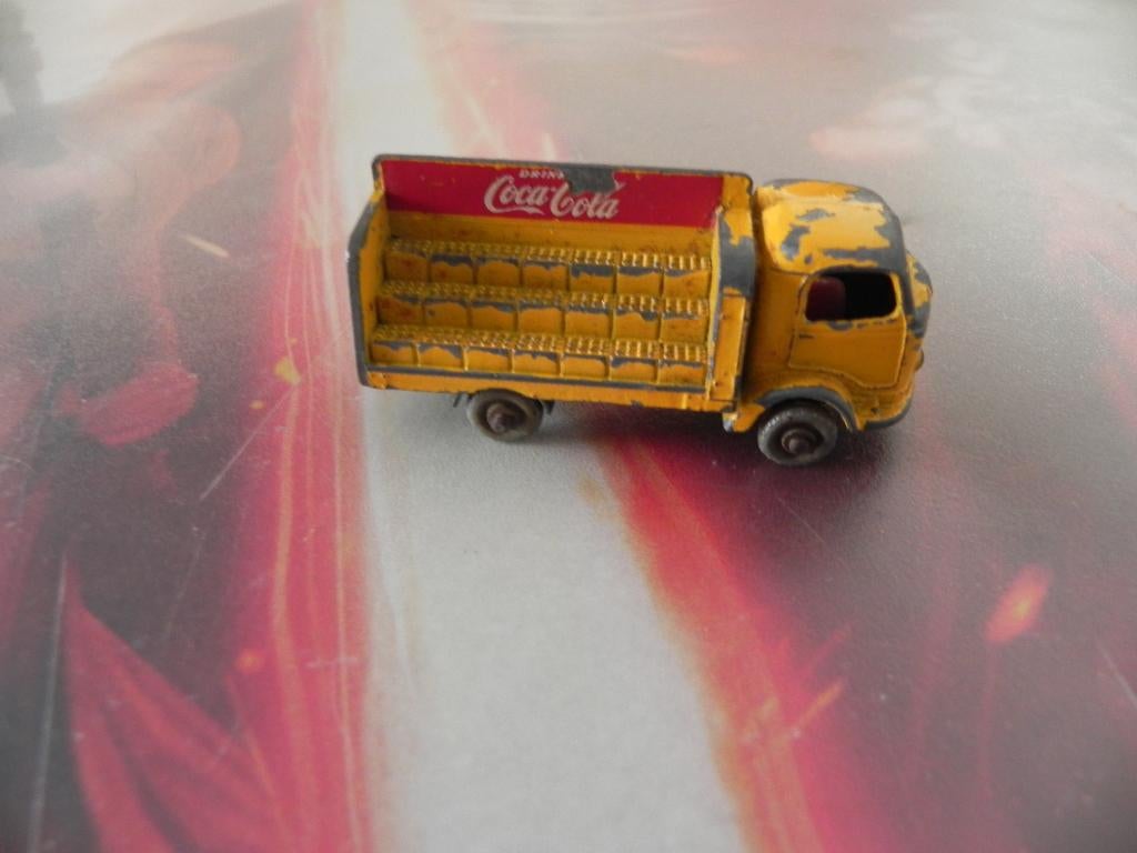 Coca-Cola Karrier Bantam 2 Ton by Lesney no. 37, Ophalen of Verzenden, Gebruikt, Bus of Vrachtwagen, Lesney