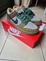 Nike Dunk Low Safari Golden Moss - EU 44 / US 10, Overige kleuren, Nike, Nieuw, Ophalen of Verzenden