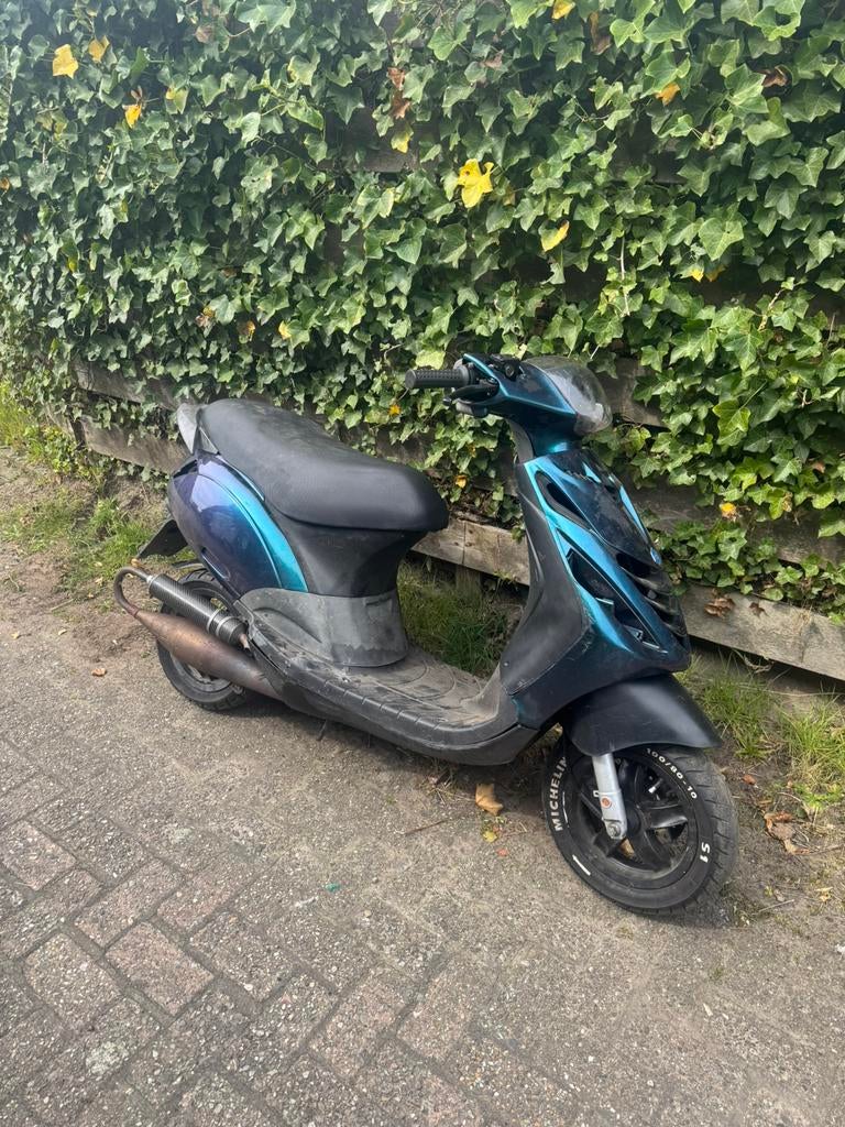 Piaggio zip 70cc, Fietsen en Brommers, Brommeronderdelen | Scooters, Ophalen, Zo goed als nieuw, Blok, Piaggio