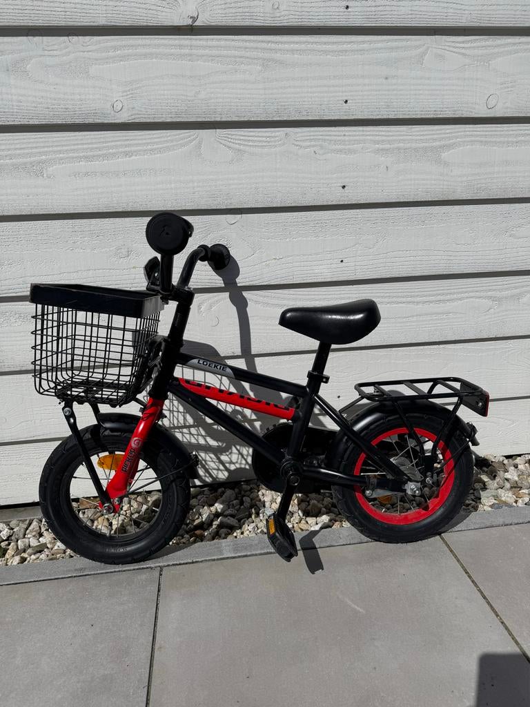 Loekie Pick Up 12 inch kinderfiets - Zwart/Rood met mandje, Fietsen en Brommers, Ophalen, Gebruikt, Minder dan 16 inch