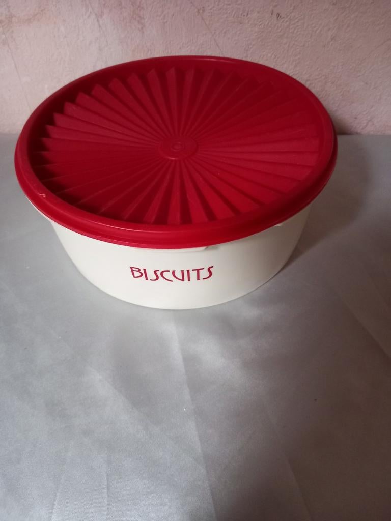 Tupperware koektrommel met sterdeksel, Huis en Inrichting, Keuken | Tupperware, Ophalen of Verzenden, Zo goed als nieuw, Rood