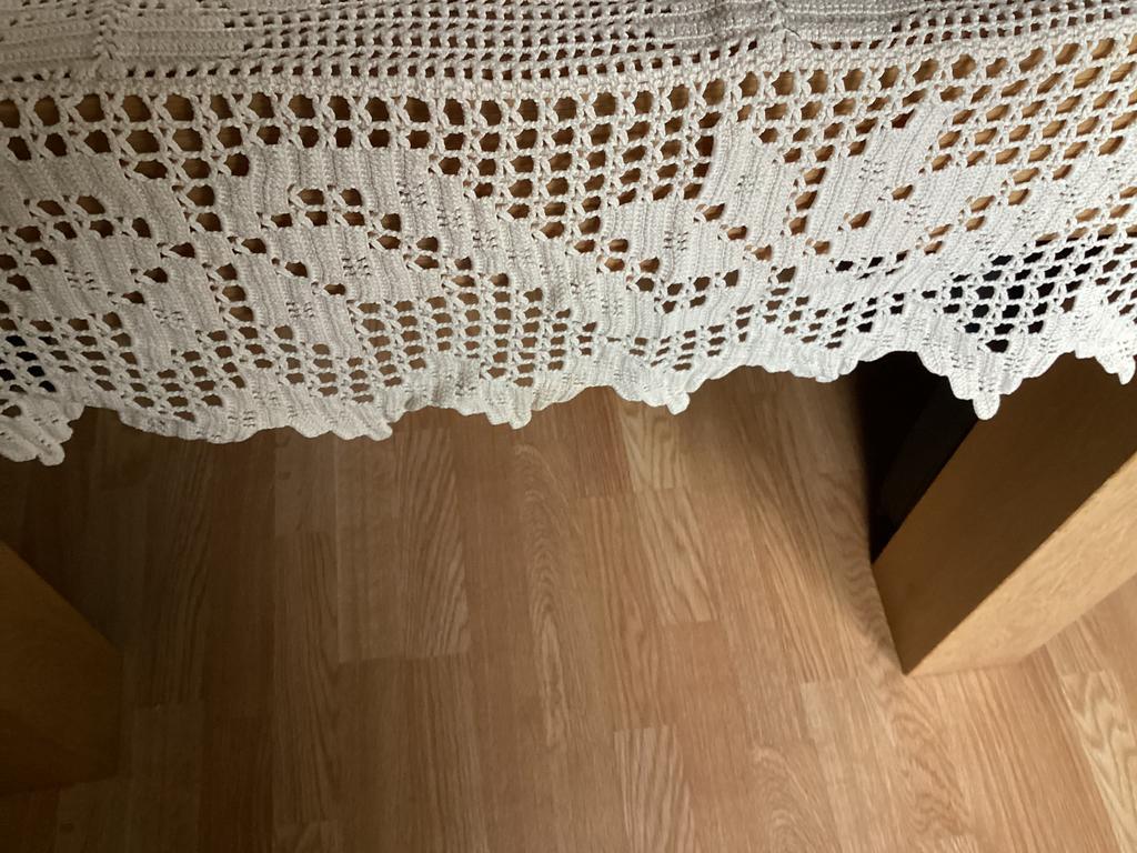 Gehaakt tafelkleed, Ophalen, Zo goed als nieuw, 150 tot 200 cm