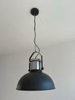 Industriële hanglamp - Zwart metaal, Huis en Inrichting, Lampen | Hanglampen, Ophalen of Verzenden, Gebruikt, Metaal, 50 tot 75 cm
