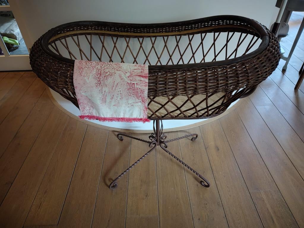 Prachtige, vintage/retro wieg - jaren 70 - bruin, mand, Ophalen, Zo goed als nieuw, Wieg