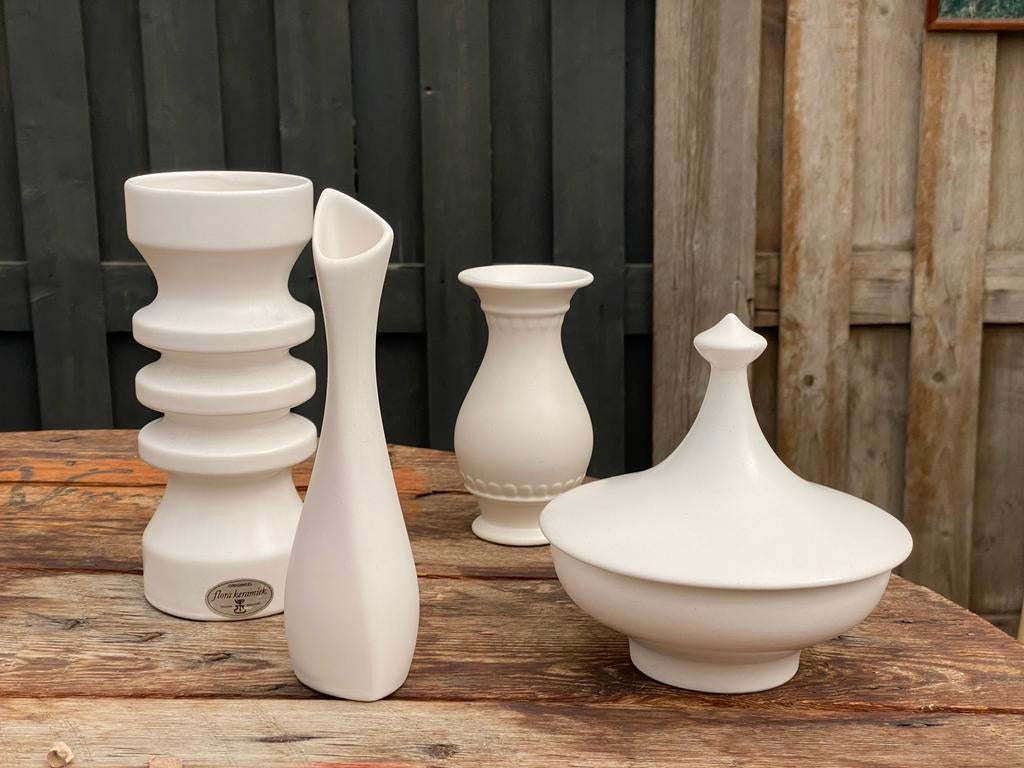Set van 4 stuks mat wit keramiek, Flora, Gouda, plateel, Antiek en Kunst, Ophalen of Verzenden
