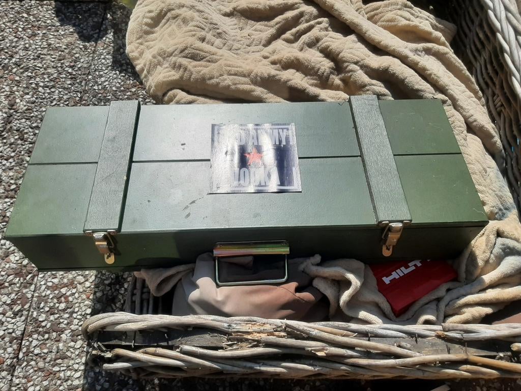 Red Army Wodka( leeg) verzameling, Huis en Inrichting, Woonaccessoires | Kisten, Ophalen of Verzenden, 50 tot 100 cm, Minder dan 50 cm