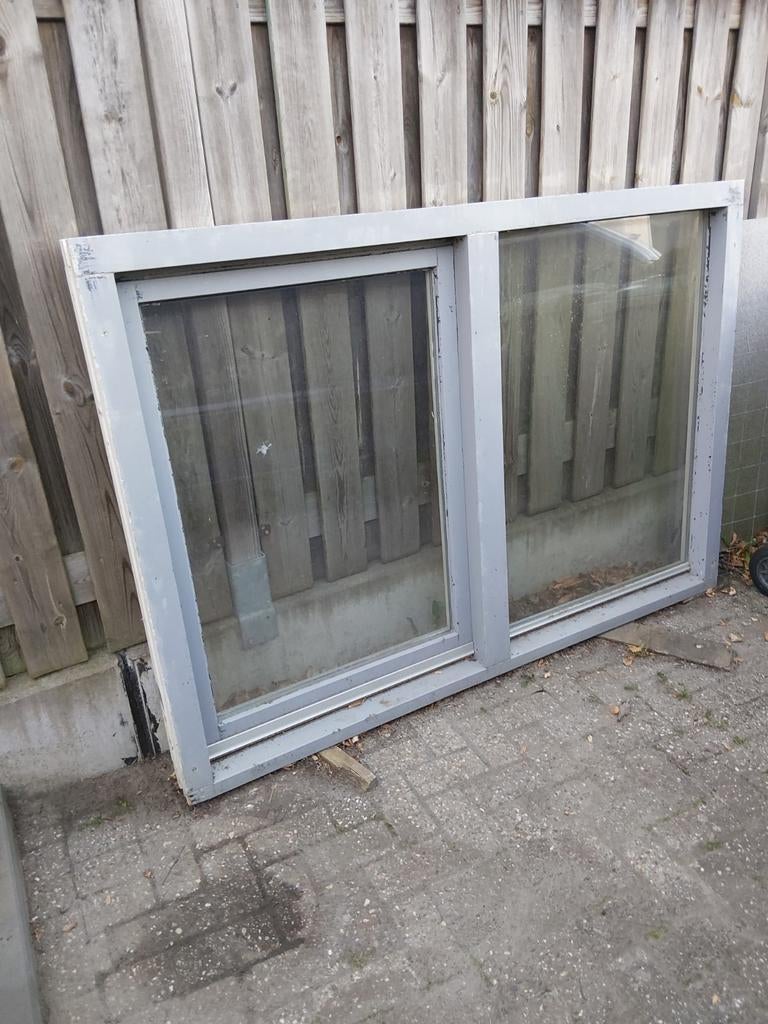 Hardhouten kozijn met 1 draaikiep raam, Doe-het-zelf en Verbouw, Kozijnen en Schuifpuien, Raamkozijn, 75 tot 150 cm, Hout, Ophalen