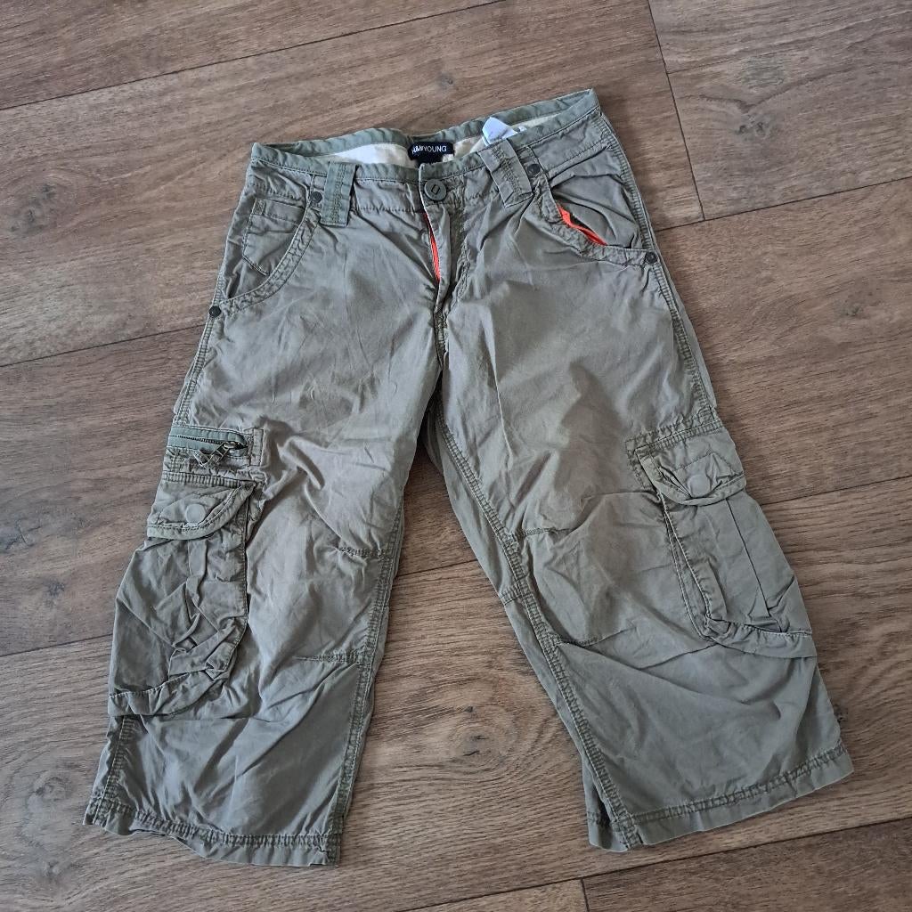 stoere cargo bermuda mt. 140, Broek, H&M, Ophalen of Verzenden, Zo goed als nieuw