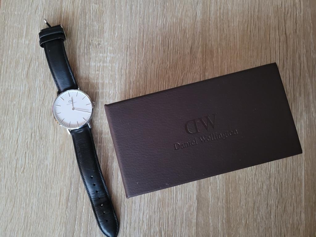 Daniel Wellington Polshorloge, Overige merken, Leer, Polshorloge, Ophalen of Verzenden