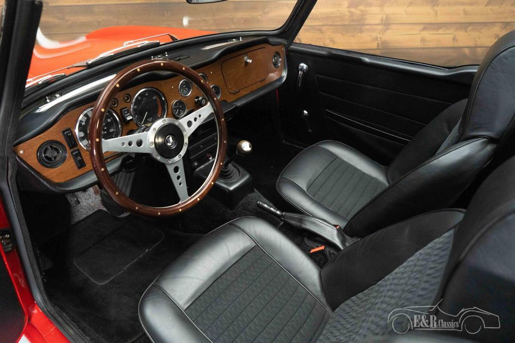 Triumph TR6 | Gerestaureerd | Hard top | Goede staat | 1971, 2500 cc, Zwart, Cabriolet, Triumph