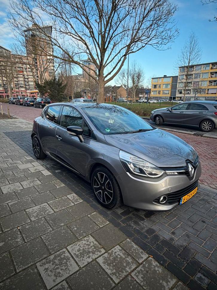 Renault Clio 1.5 DCI 66KW 5-DRS 2015 Grijs, Auto's, Renault, Bedrijf, Clio, ABS, Adaptive Cruise Control, Airbags, Airconditioning