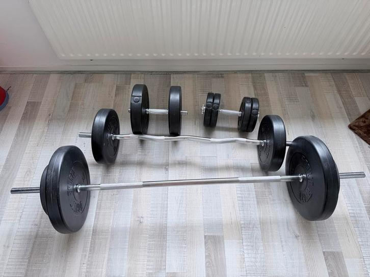 Fitnessbank met halterstangen en gewichten, Sport en Fitness, Fitnessmaterialen, Gebruikt, Fitnessbank, Borst, Ophalen