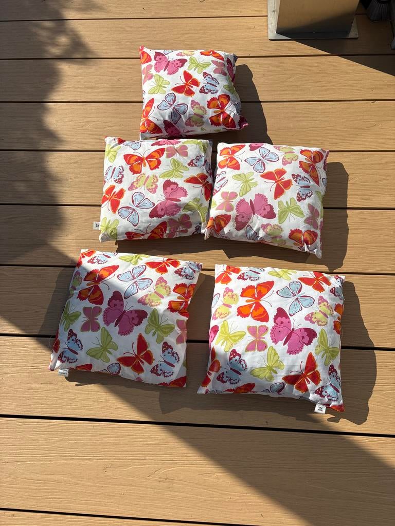 5 Leuke Vlinder Kussentjes - Decoratieve Sierkussens, Ophalen of Verzenden, Gebruikt, Overige kleuren, Vierkant