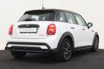 MINI Hatchback Cooper Classic Automaat / Sportstoelen / Crui, Auto's, 136 pk, Gebruikt, Met garantie (alle), Leder en Stof