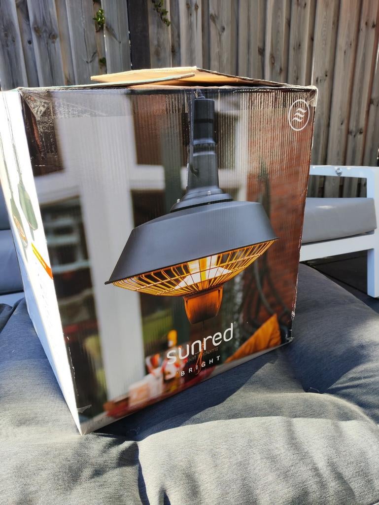 Nieuw in doos: Sunred terrasverwarmer Bright 2100 Indus hang, Tuin en Terras, Terrasverwarmers, Ophalen of Verzenden, Nieuw, Elektrisch