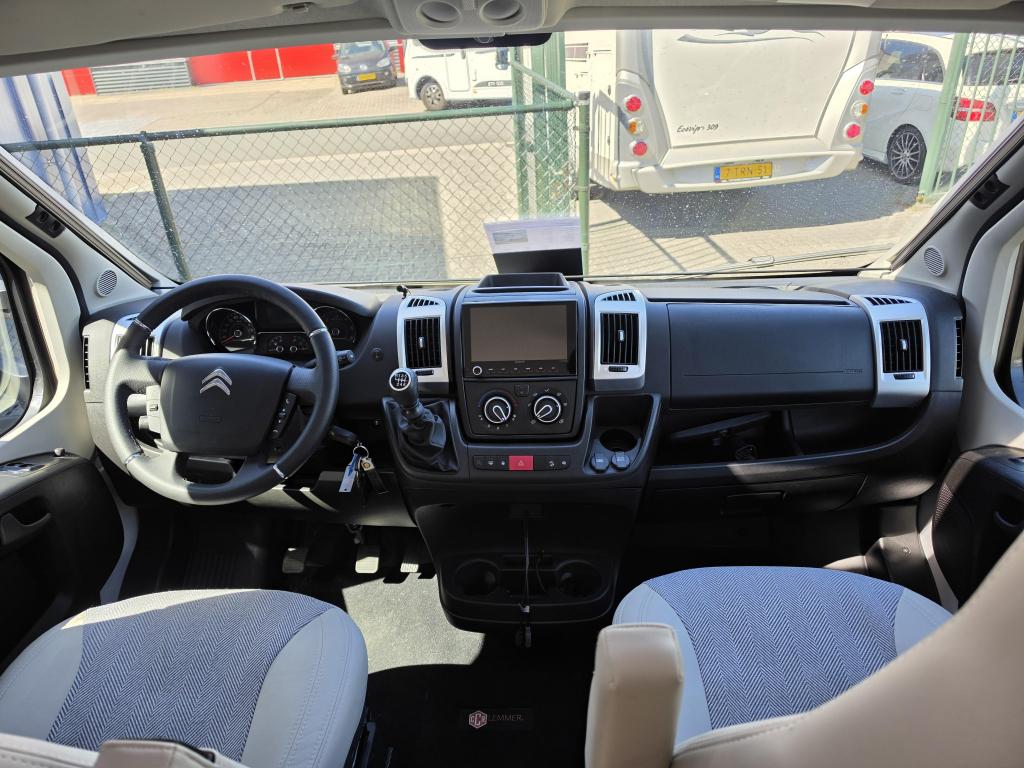 Etrusco T 6900 SB Maxxfan, Fietsendrager, Ringverwarming, Bedrijf, Luifel, Etrusco