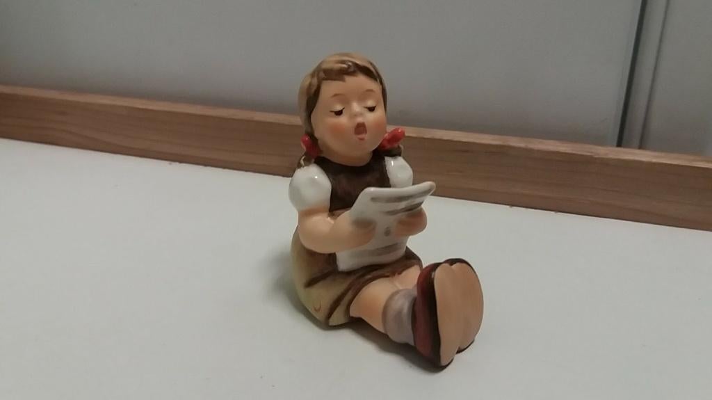 Hummel beeldje no. 389 Die kleine Sängerin 1992          , Ophalen of Verzenden, Nieuw, Hummel