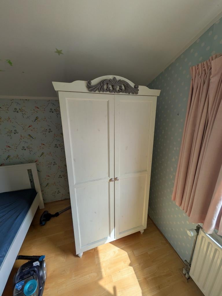 Witte kinderkast met hang- en leggedeelte, Ophalen, Gebruikt, Kast, 50 tot 70 cm