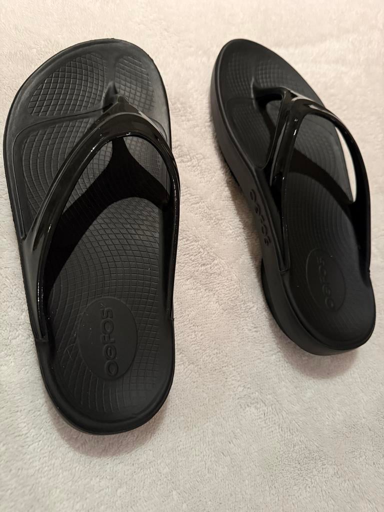 Oofos slippers OOlala black maat 38, Kleding | Dames, Schoenen, Zwart, Nieuw, Ophalen, Slippers
