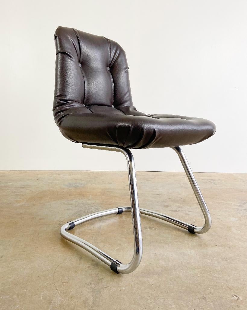 1x vintage buisframe stoel jaren 70 design, Ophalen, Molenakkerstraat 10b, Bruin, Design Loves You