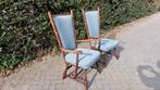 Vintage houten armstoel met blauwe stof 2 stuks, Antiek en Kunst, Antiek | Meubels | Stoelen en Banken, Ophalen