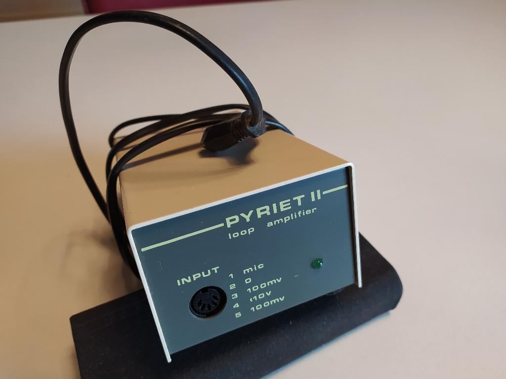 Ringleiding  versterker Pyriet II,  voor slechthorenden, Audio, Tv en Foto, Overige merken, Ophalen of Verzenden, Minder dan 60 watt