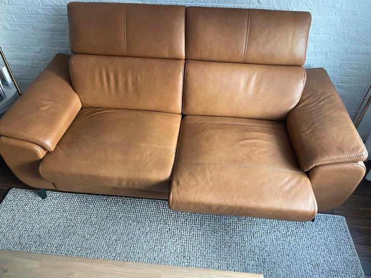 Prachtige lederen bank met hocker, z.g.a.n. + garantie, Huis en Inrichting, Banken | Bankstellen, Zo goed als nieuw, Rechte bank