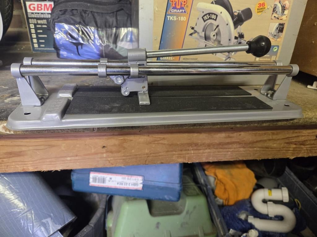 Tegelsnijder, Ophalen