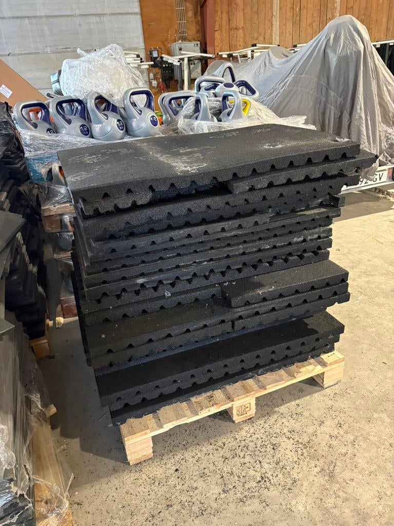 25 m 2 rubberen snij mat mattem stal tegels 4 cm dik, 25 m2, 4 cm dik, Rubberen matten