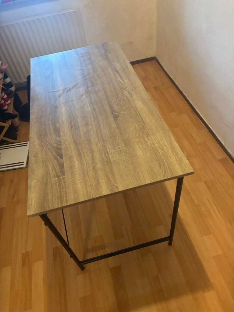 Stevig bureau met houtlook blad - direct op te halen, Huis en Inrichting, Bureaus, Ophalen, Gebruikt, Spaanplaat of MDF, Bruin