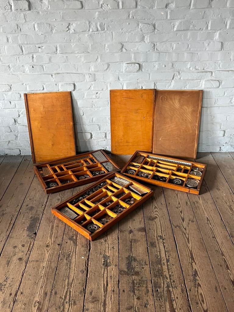 Oude Meccano partij wielen bakken antiek speelgoed, Ophalen