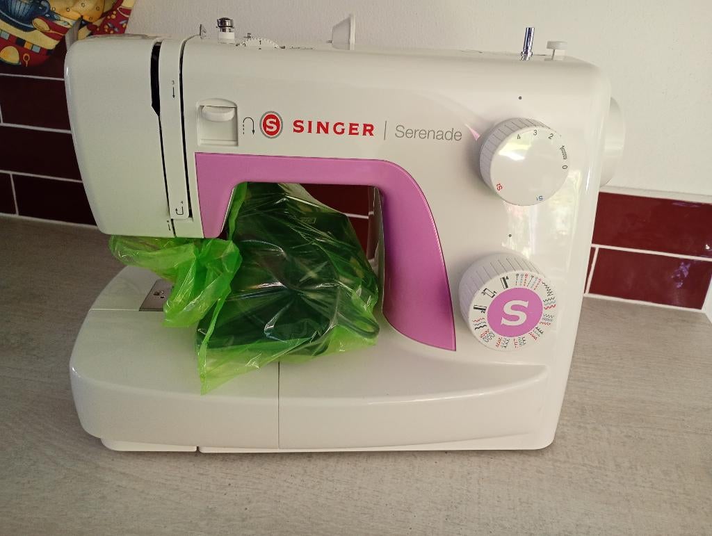 Naaimachine, Ophalen, Zo goed als nieuw, Naaimachine, Overige merken