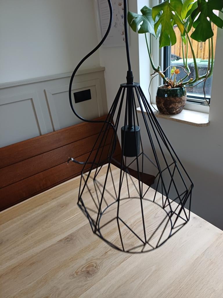 Zwarte hanglamp industrieel Kwantum, Huis en Inrichting, Lampen | Hanglampen, Ophalen of Verzenden, Zo goed als nieuw, Minder dan 50 cm