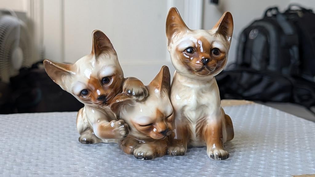 Vintage jaren 70 porseleinen beeld drie Siamese katten, Ophalen of Verzenden