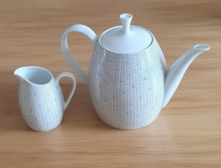 Arzberg 2025 Goldene medaille Theepot+melkkannetje puntgaaf, Overige typen, Ophalen of Verzenden, Zo goed als nieuw, Overige stijlen