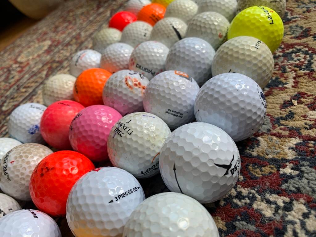 100 golfballen van verschillende merken, Sport en Fitness, Golf, Ophalen, Gebruikt, Bal(len), Overige merken