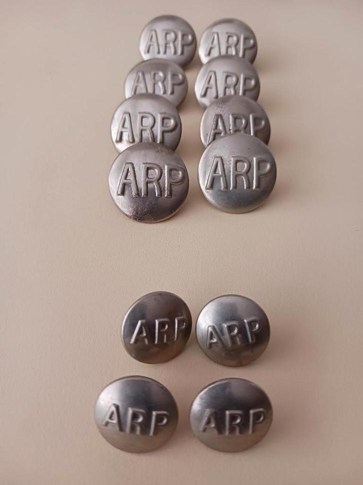 assorti (23 st) zilverkleurige knopen, Verzamelen, Militaria | Tweede Wereldoorlog, Overige typen, Overige gebieden, Ophalen